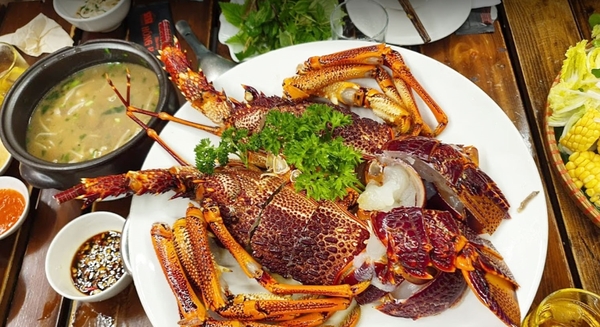 Thưởng thức hải sản đa dạng, đảm bảo thơm ngon chất lượng tại nhà hàng uy tín